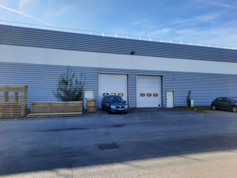 Flex in Lisses for lease - Building Photo - Image 2 of 5