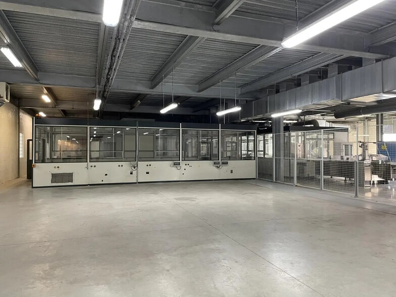 Local d'activités dans Le Plessis-Bouchard à vendre - Photo intérieure - Image 3 de 16