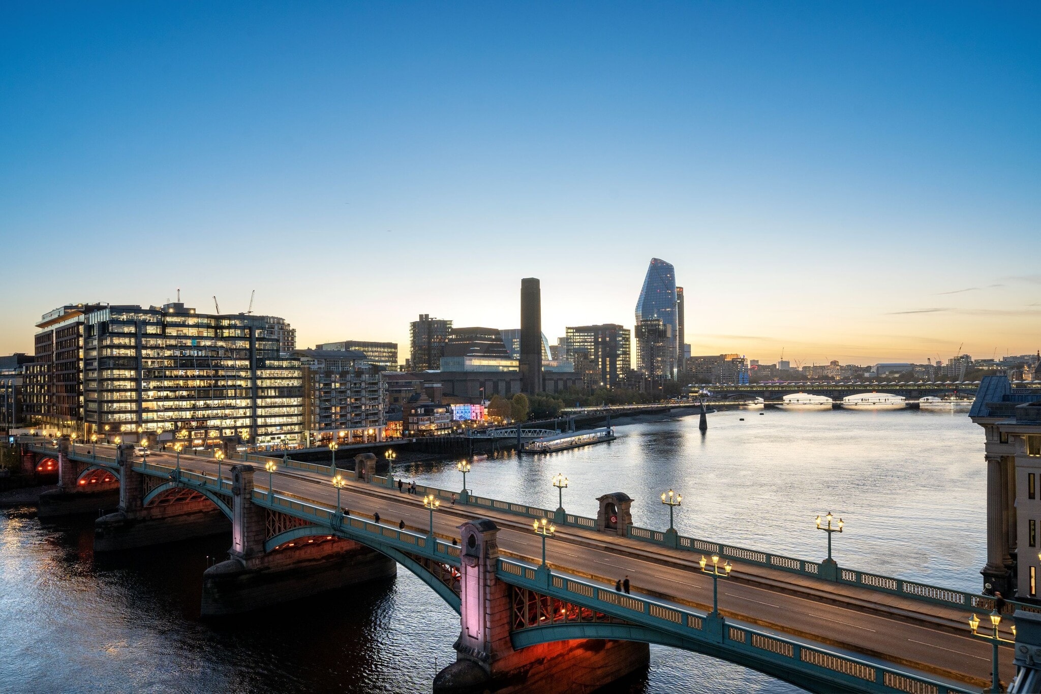 10 Queen Street Pl, London for lease Building Photo- Image 1 of 5