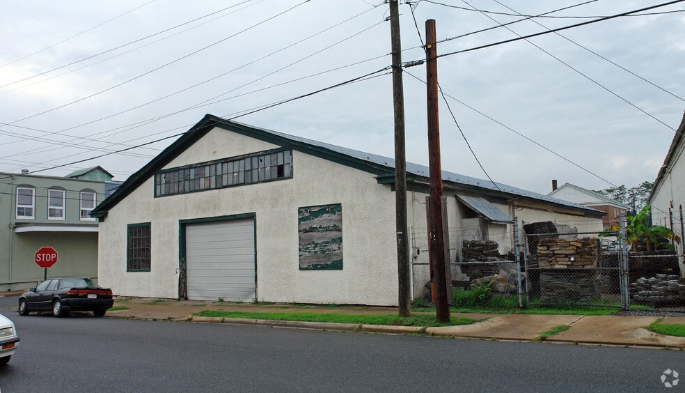 601 Lafayette Blvd, Fredericksburg, VA à vendre - Photo du bâtiment - Image 2 de 4