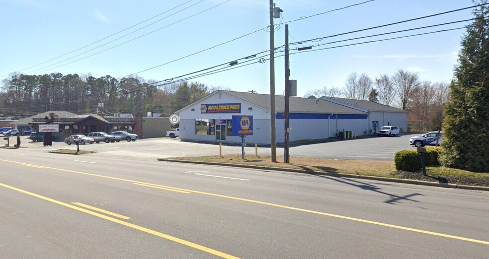2636 Lewisville Clemmons Rd, Clemmons, NC à louer - Photo du bâtiment - Image 1 de 3