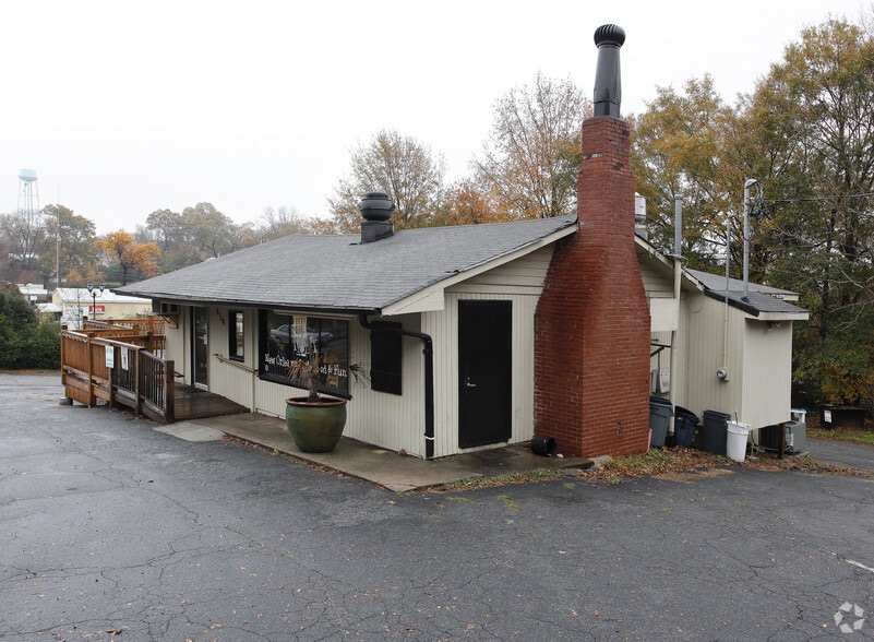 659 Atlanta St, Roswell, GA for lease - Primary Photo - Image 1 of 2