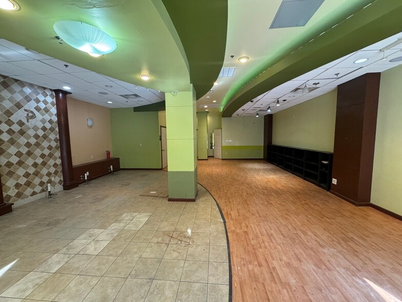 2001 Hamilton St, Philadelphia, PA for lease - Building Photo - Image 2 of 9