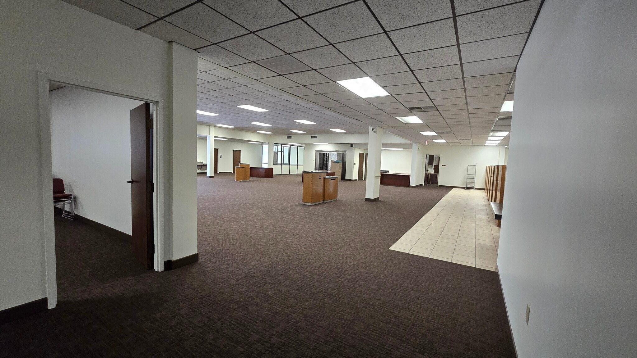 8181 54th Ave N, Saint Petersburg, FL for sale Interior Photo- Image 1 of 4