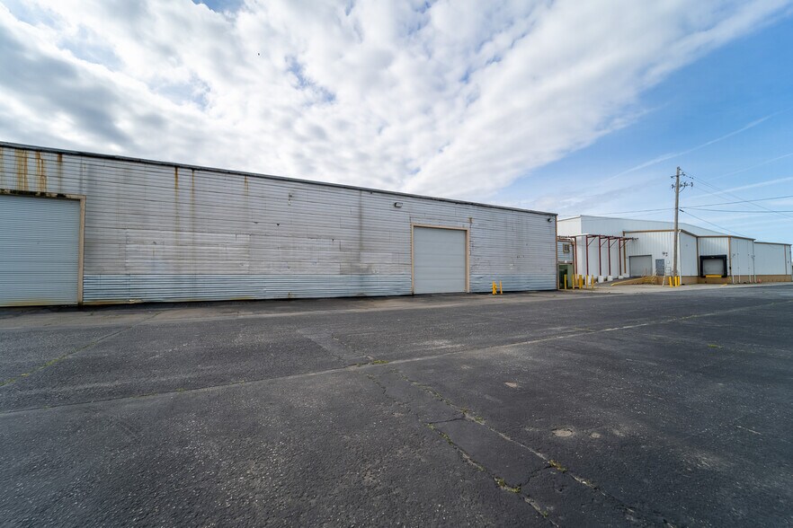 680 Jones St, Yuba City, CA à louer - Photo du bâtiment - Image 3 de 7