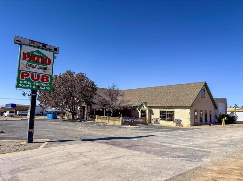 2203 1st St, Alamogordo, NM à vendre - Photo du bâtiment - Image 3 de 44