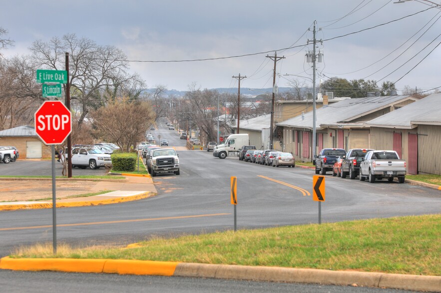432 S Lincoln St, Fredericksburg, TX for sale - Building Photo - Image 3 of 10