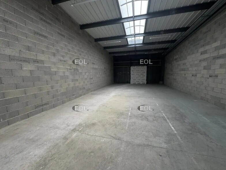 Flex dans Sainte-Geneviève-des-Bois à louer - Photo intérieure - Image 1 de 3