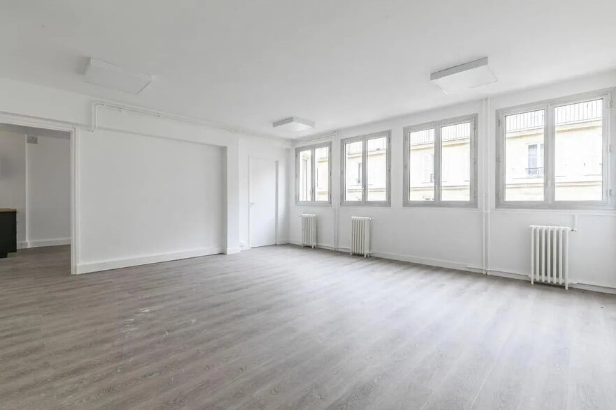 17 Rue Louise Michel, Levallois-Perret for lease - Interior Photo - Image 2 of 9