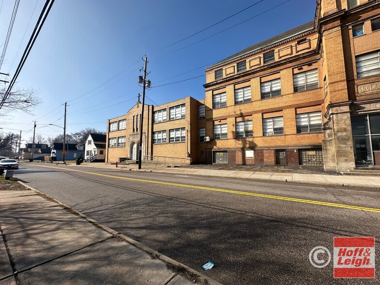 3398 E 55th St, Cleveland, OH for lease - Building Photo - Image 2 of 3