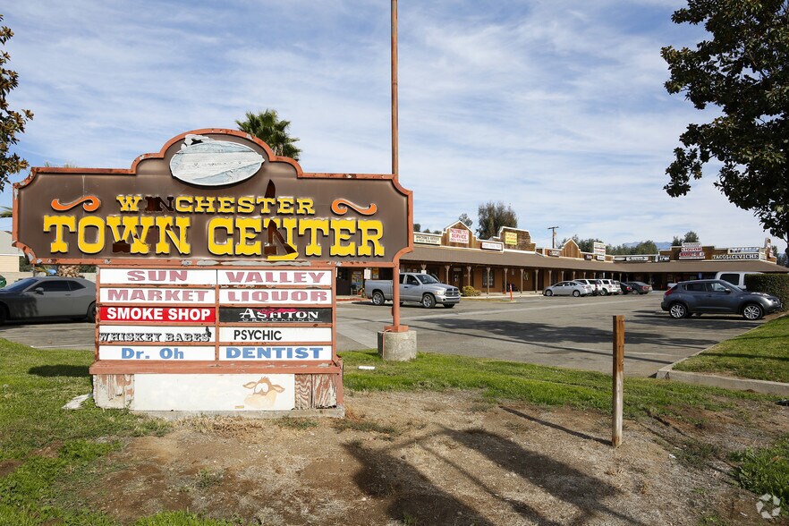 33040 Simpson Rd, Hemet, CA à louer - Photo du bâtiment - Image 3 de 3