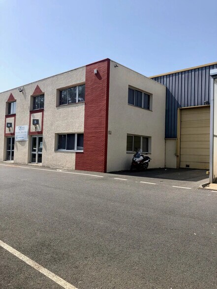 Rue Salvador Allendé, Bezons à louer - Photo du bâtiment - Image 2 de 3