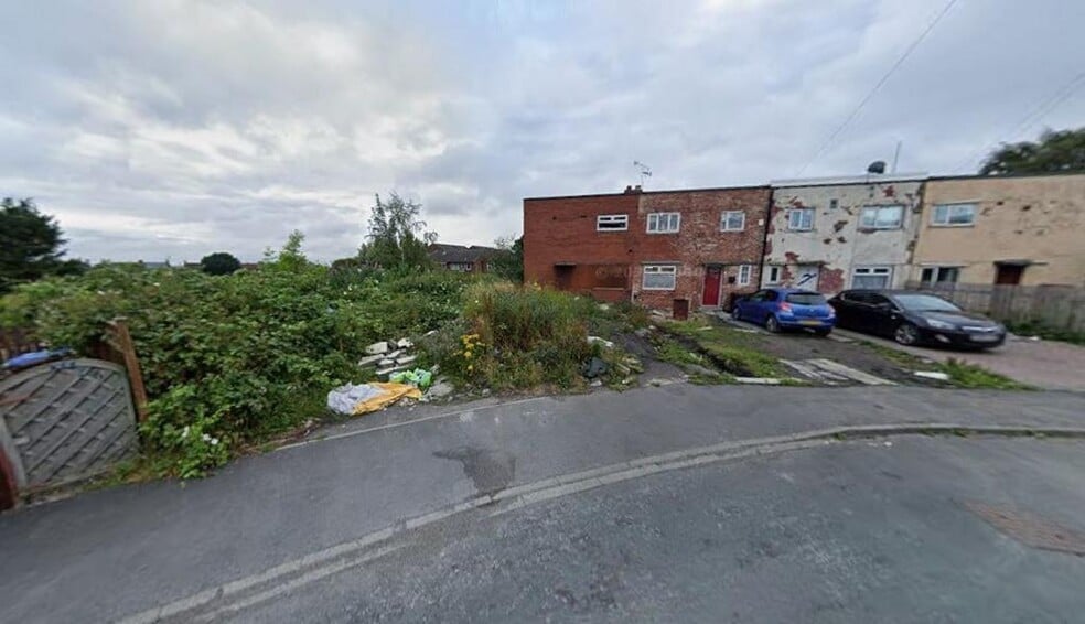 Former 22, Tennis Av, Bradford for sale - Building Photo - Image 2 of 15