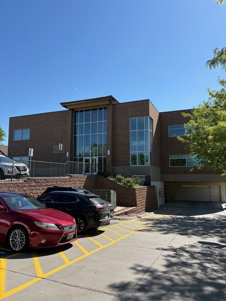 1301 S 75th St, Omaha, NE for lease - Building Photo - Image 2 of 5