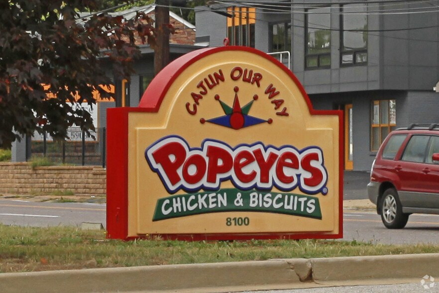 8100 Manchester Rd, Saint Louis, MO à vendre - Photo du bâtiment - Image 2 de 3