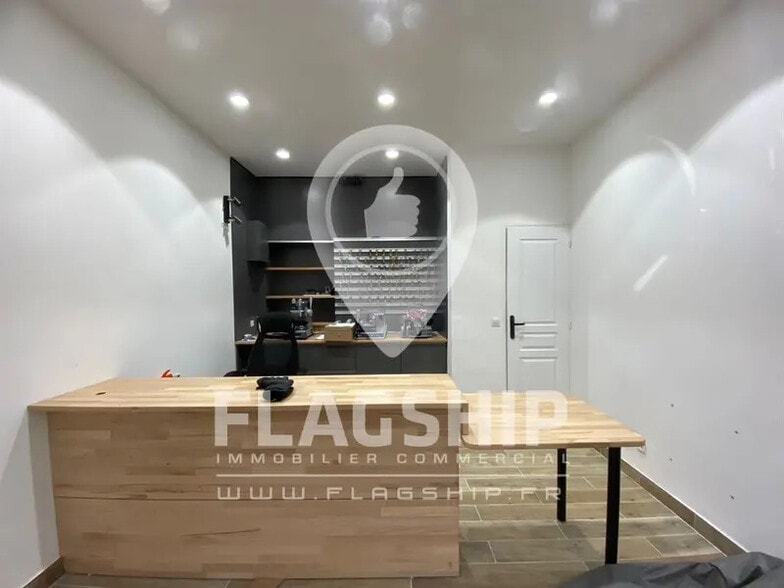 Retail in Levallois-Perret for lease - Building Photo - Image 1 of 5