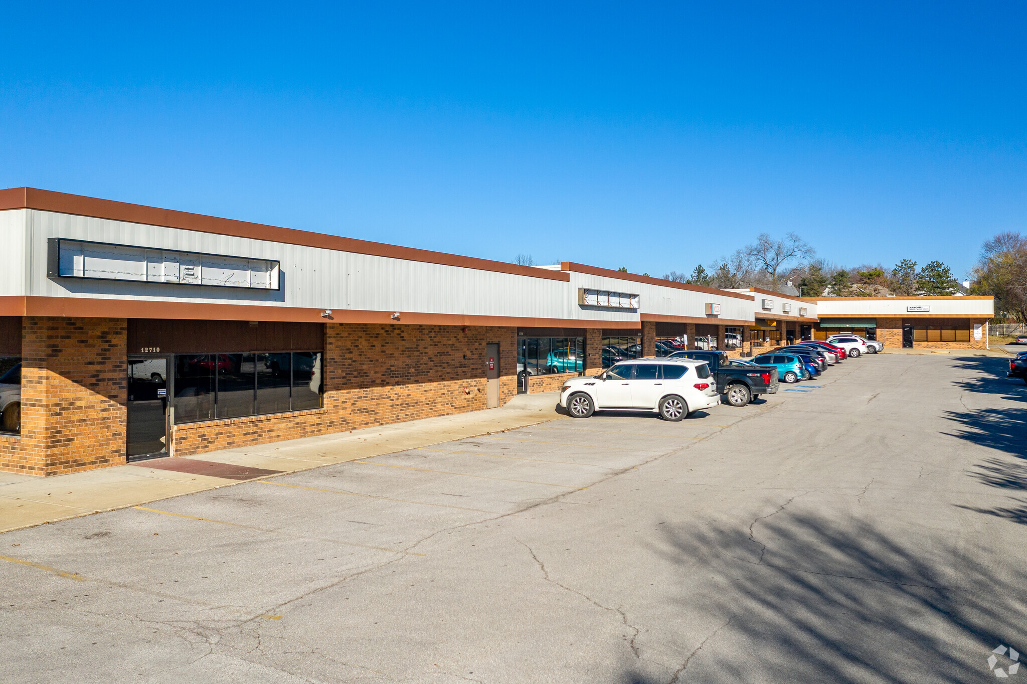 12674-12710 Shawnee Mission Pky, Shawnee, KS for sale Building Photo- Image 1 of 1