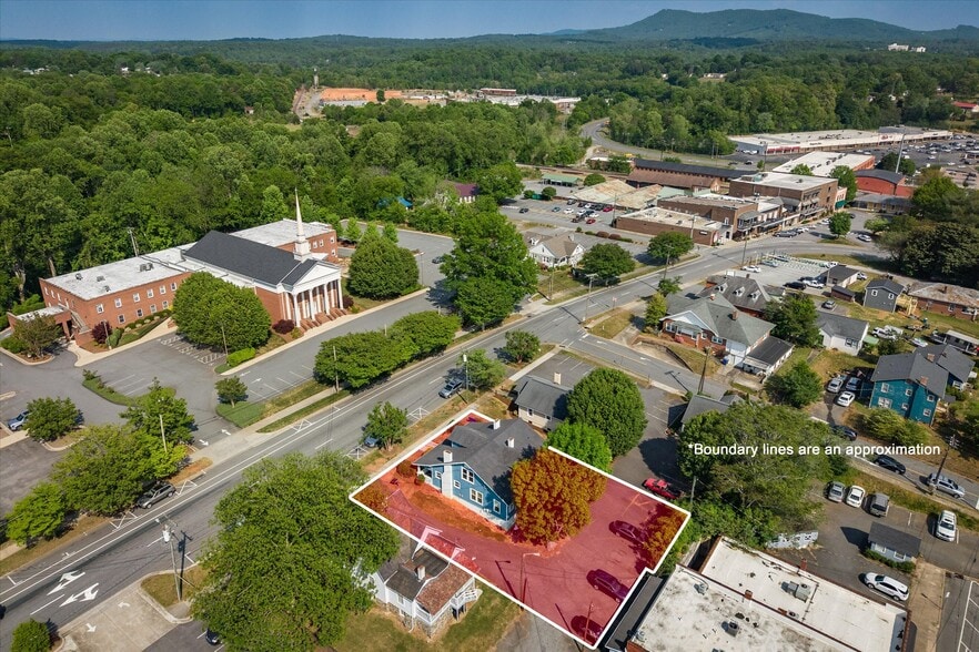 408 S Green St, Morganton, NC à vendre - Photo du bâtiment - Image 3 de 38