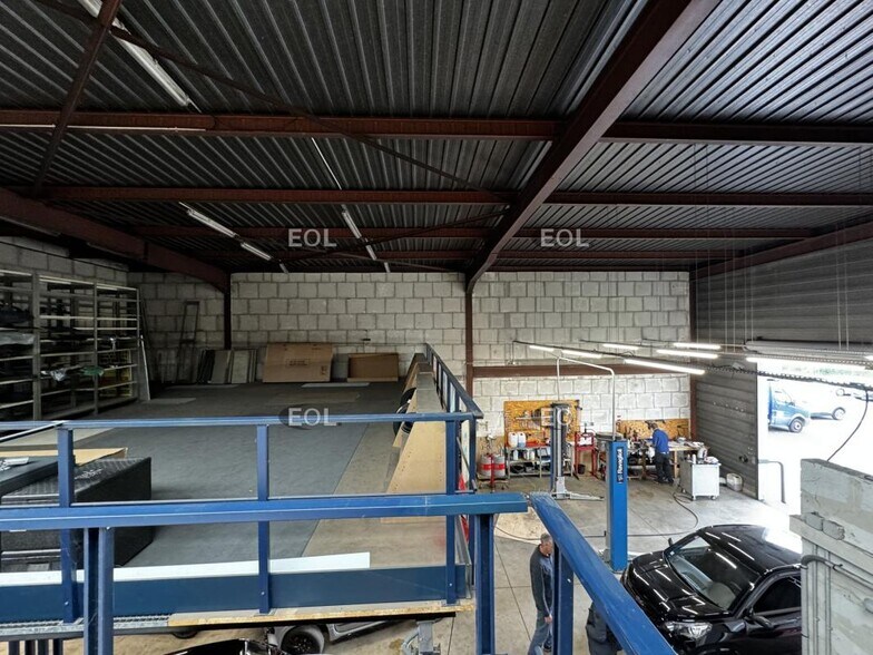 Flex in Massy for lease - Interior Photo - Image 3 of 7