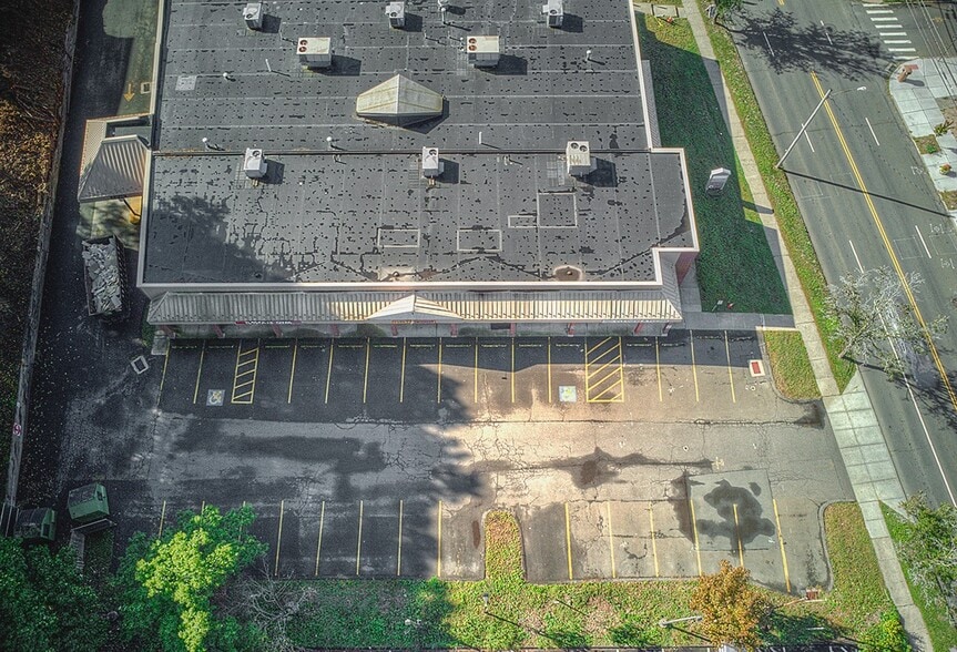 1647 Whitney Ave, Hamden, CT à louer - Aérien - Image 3 de 9