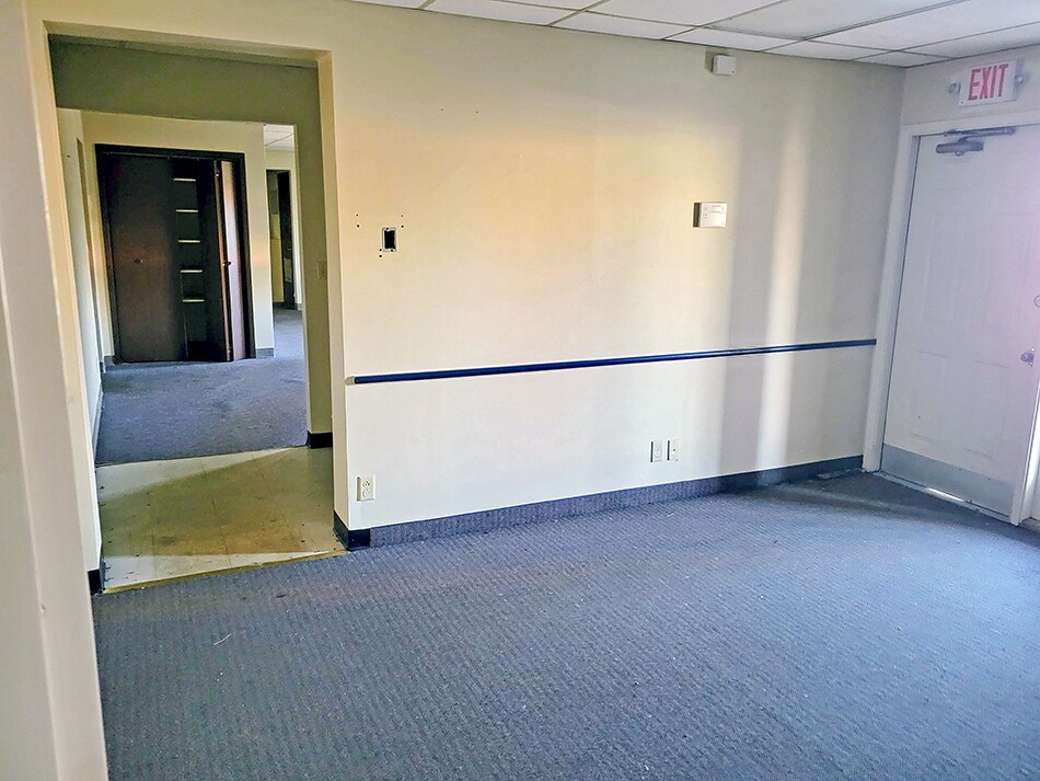 4041 Mississippi Ave, Cahokia, IL for lease Interior Photo- Image 1 of 6