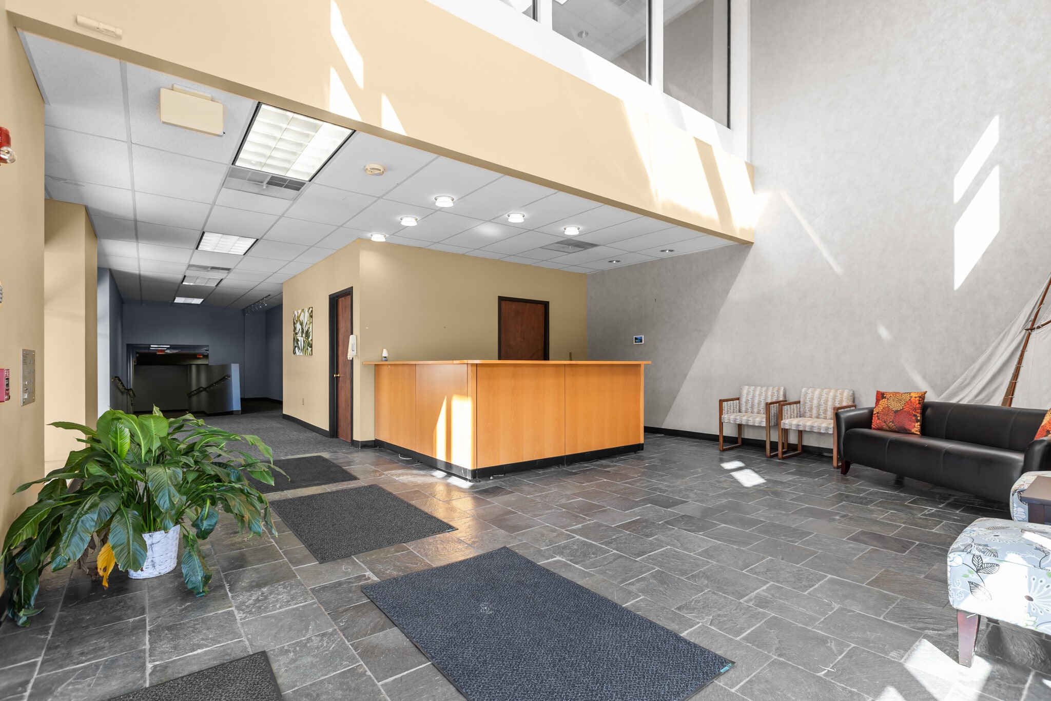 315 9th Ave, New Brighton, PA for lease Lobby- Image 1 of 23