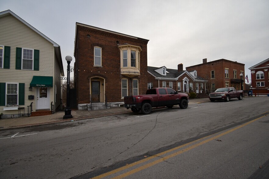 321 S Main St, Harrodsburg, KY à vendre - Photo du bâtiment - Image 2 de 27
