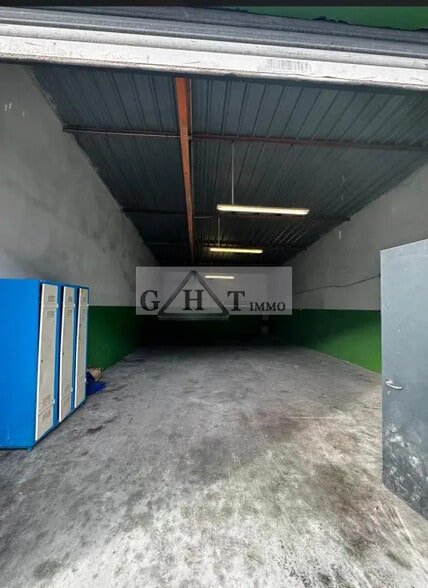 Office in Vaux-le-Pénil for lease - Interior Photo - Image 3 of 3