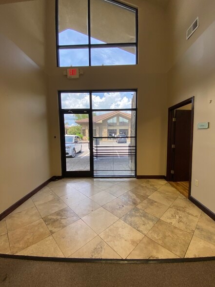 1040 Wildewood Centre Dr, Columbia, SC for lease - Interior Photo - Image 3 of 20