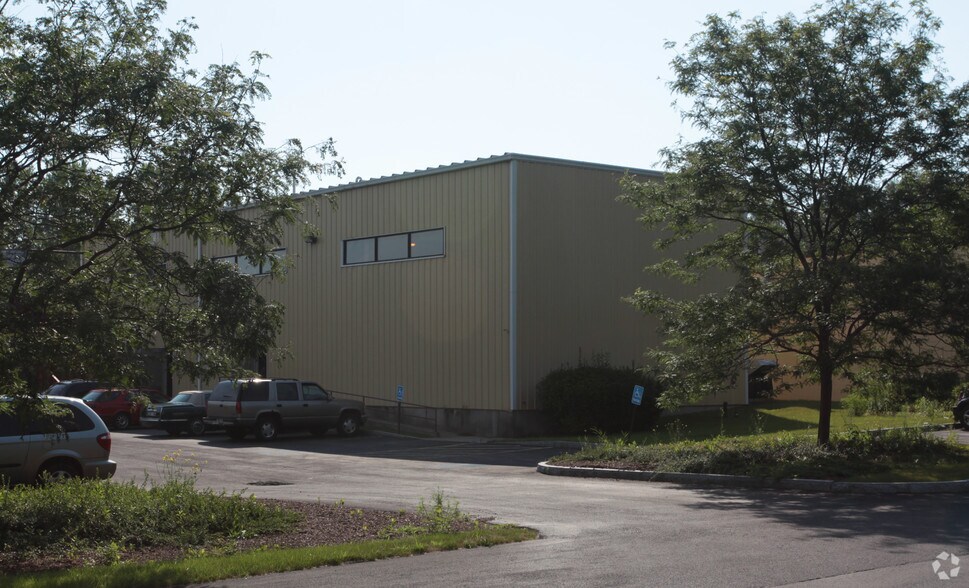 3584 Walters Rd, Solvay, NY à vendre - Photo du bâtiment - Image 2 de 2