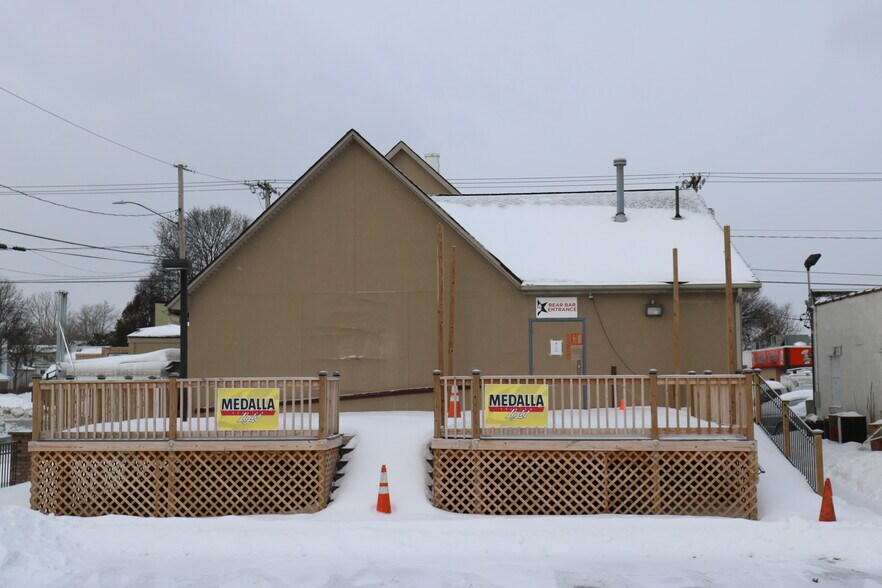 1730 Goodman St, Rochester, NY à vendre - Photo du bâtiment - Image 2 de 13