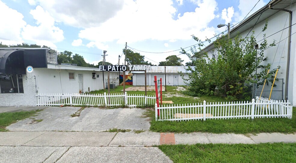 4236 W Waters, Tampa, FL for lease - Building Photo - Image 2 of 3
