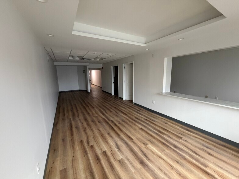 246 Main St, New Paltz, NY à louer - Photo du bâtiment - Image 2 de 11