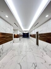 14261 Commerce Way, Miami Lakes, FL à louer Photo intérieure- Image 1 de 11