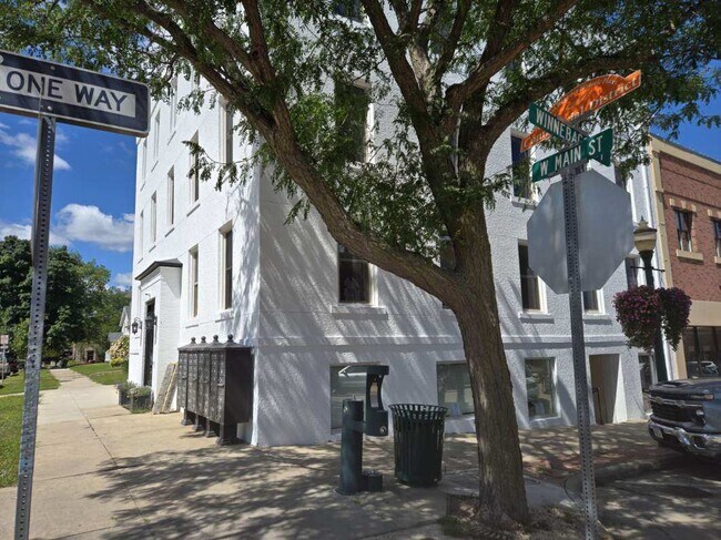 More details for 202 W Main St, Decorah, IA - Specialty for Sale