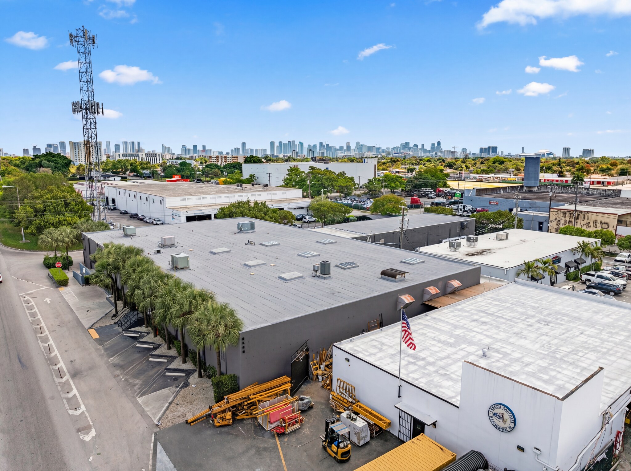 2500 NW 39th St, Miami, FL à vendre Photo principale- Image 1 de 82