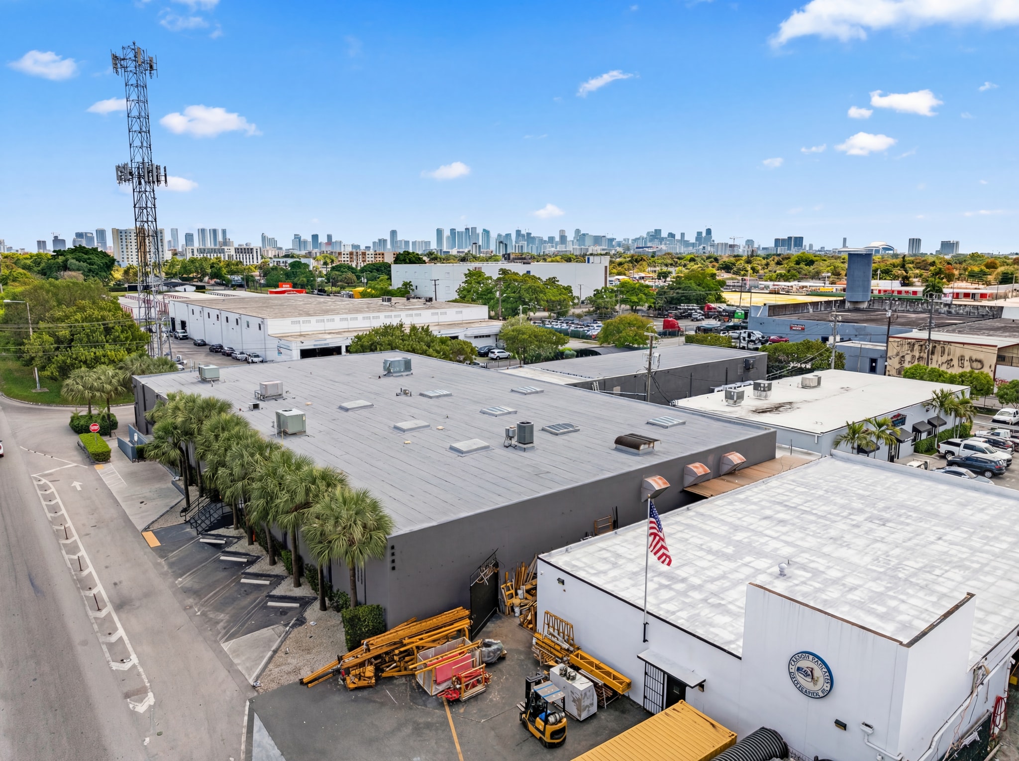 2500 NW 39th St, Miami, FL for sale Primary Photo- Image 1 of 82