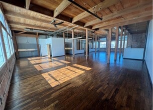 610 Elm St, McKinney, TX for lease Interior Photo- Image 2 of 11