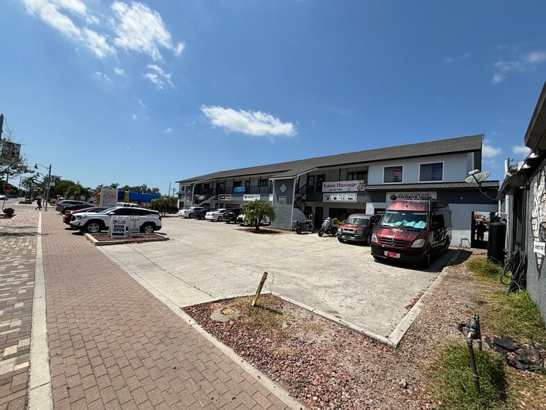 909 SE 47th Ter, Cape Coral, FL for lease - Building Photo - Image 2 of 12