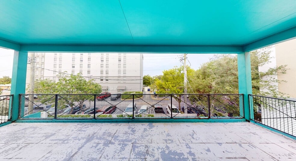 51 Le Jeune Ave, Miami, FL à vendre - Photo du bâtiment - Image 3 de 6