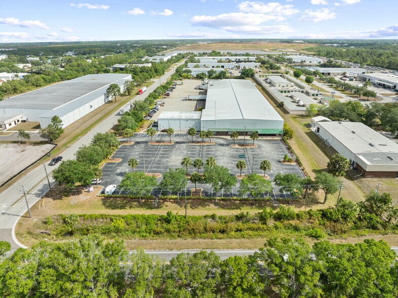 7856 Ellis Rd, Melbourne, FL à louer - Photo du bâtiment - Image 2 de 16