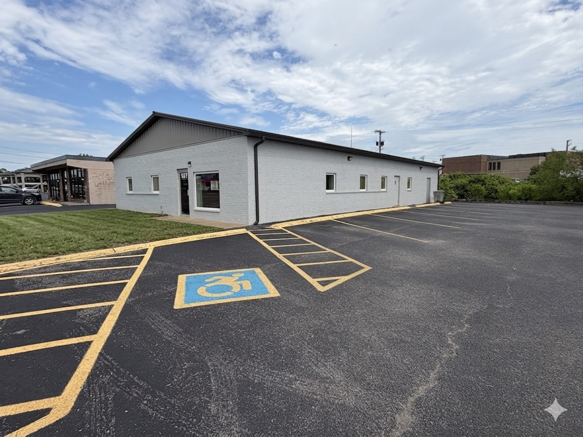 137 W Broadway, Gallatin, TN for lease Building Photo- Image 1 of 6