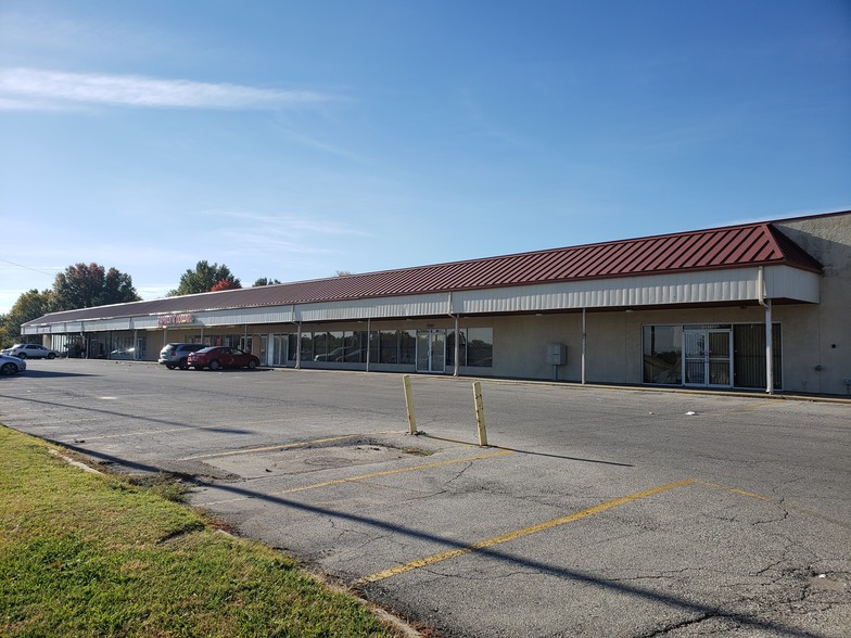 12521 E Us Highway 40, Independence, MO for sale - Primary Photo - Image 1 of 1