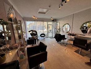 12 High St, Littlehampton à louer Photo intérieure- Image 1 de 2