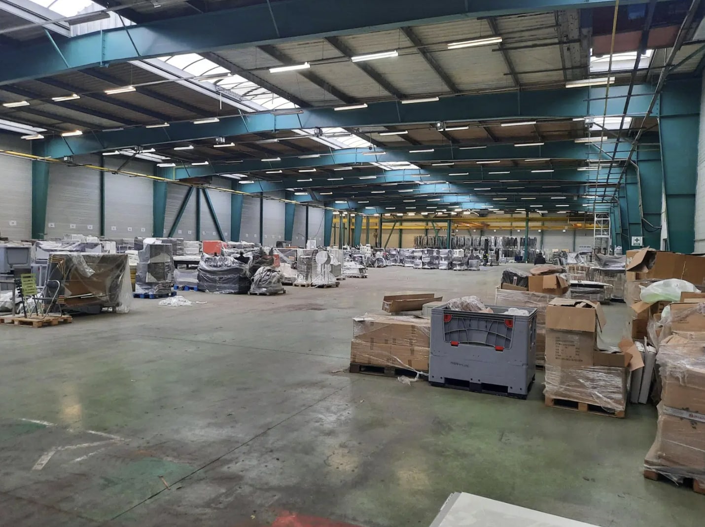 Industrial in Lieusaint for lease Interior Photo- Image 1 of 1