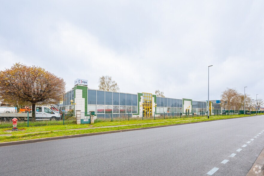 Flex dans Villebon-sur-Yvette à louer - Photo du bâtiment - Image 2 de 2