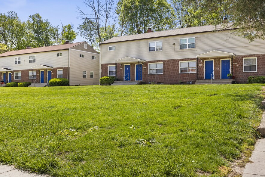 6046 E 21st St, Indianapolis, IN à vendre - Photo du bâtiment - Image 3 de 33