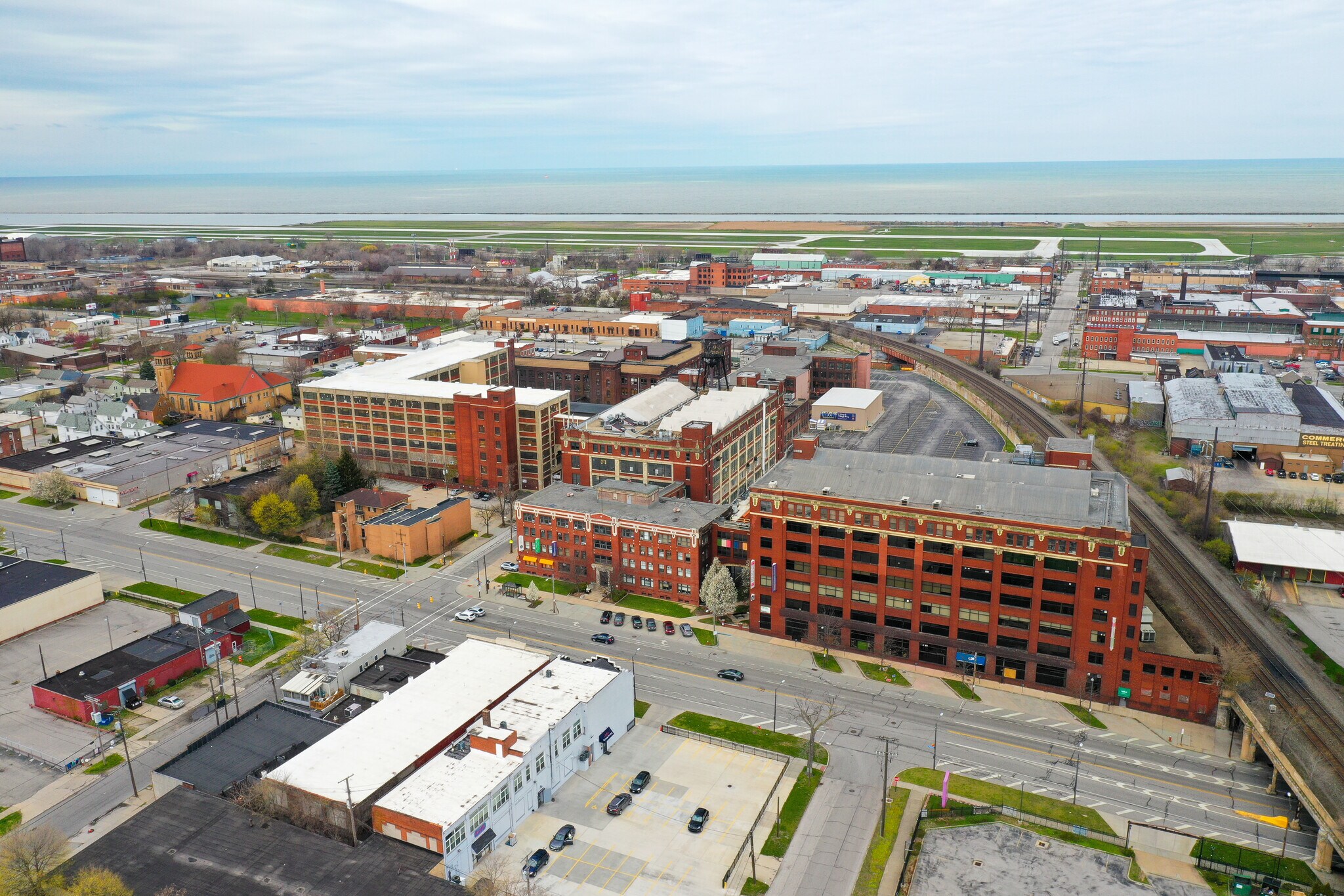 3615 Superior Ave, Cleveland, OH à louer Photo principale- Image 1 de 20