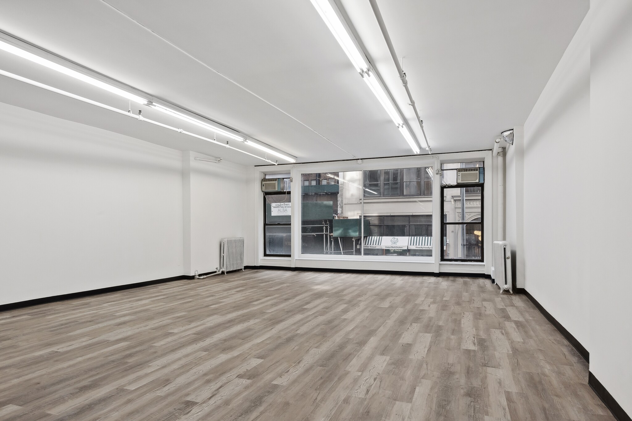 21 W 45th St, New York, NY for lease Building Photo- Image 1 of 9