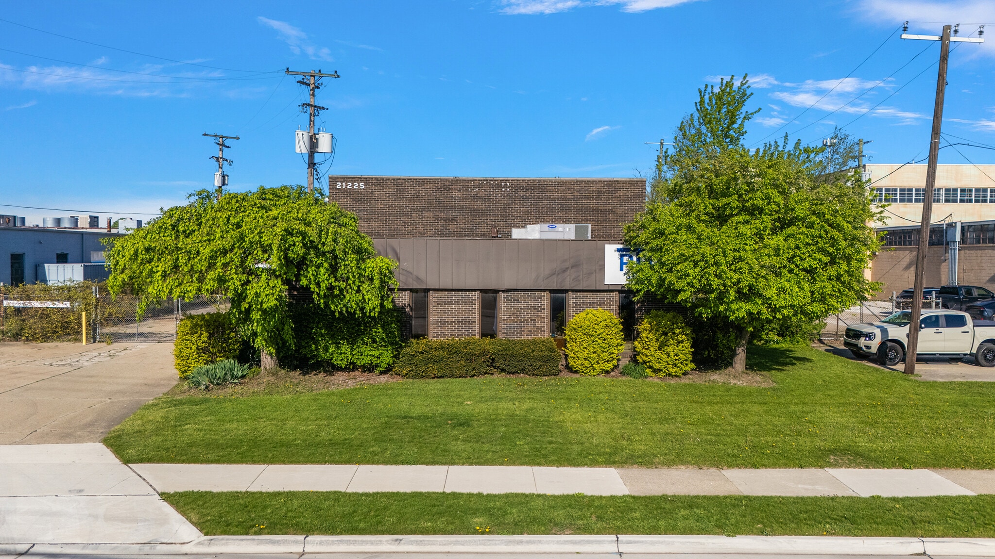 21225 Mullin Ave, Warren, MI for sale Building Photo- Image 1 of 1